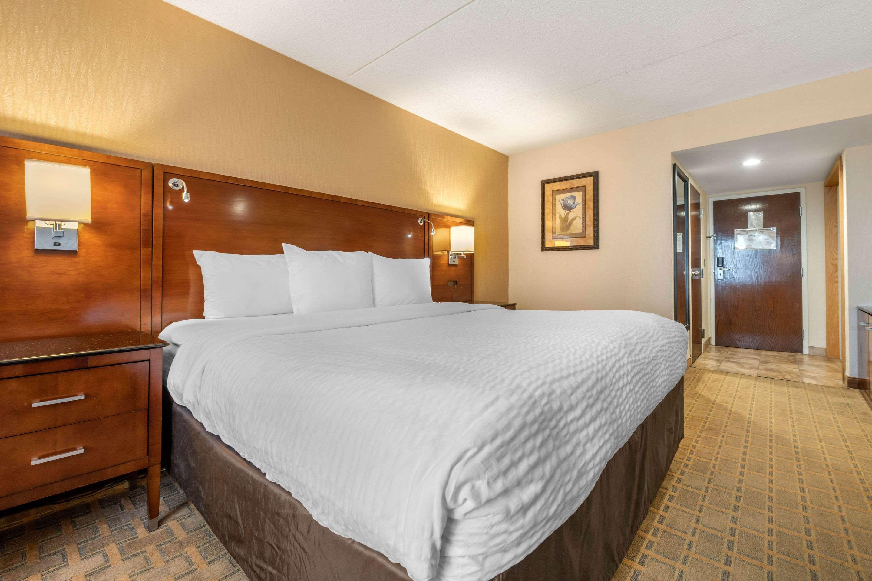 Clarion Hotel Conference Center On Lake Erie Dunkirk Exterior foto