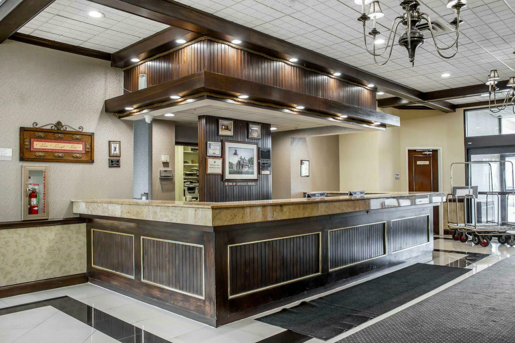 Clarion Hotel Conference Center On Lake Erie Dunkirk Exterior foto